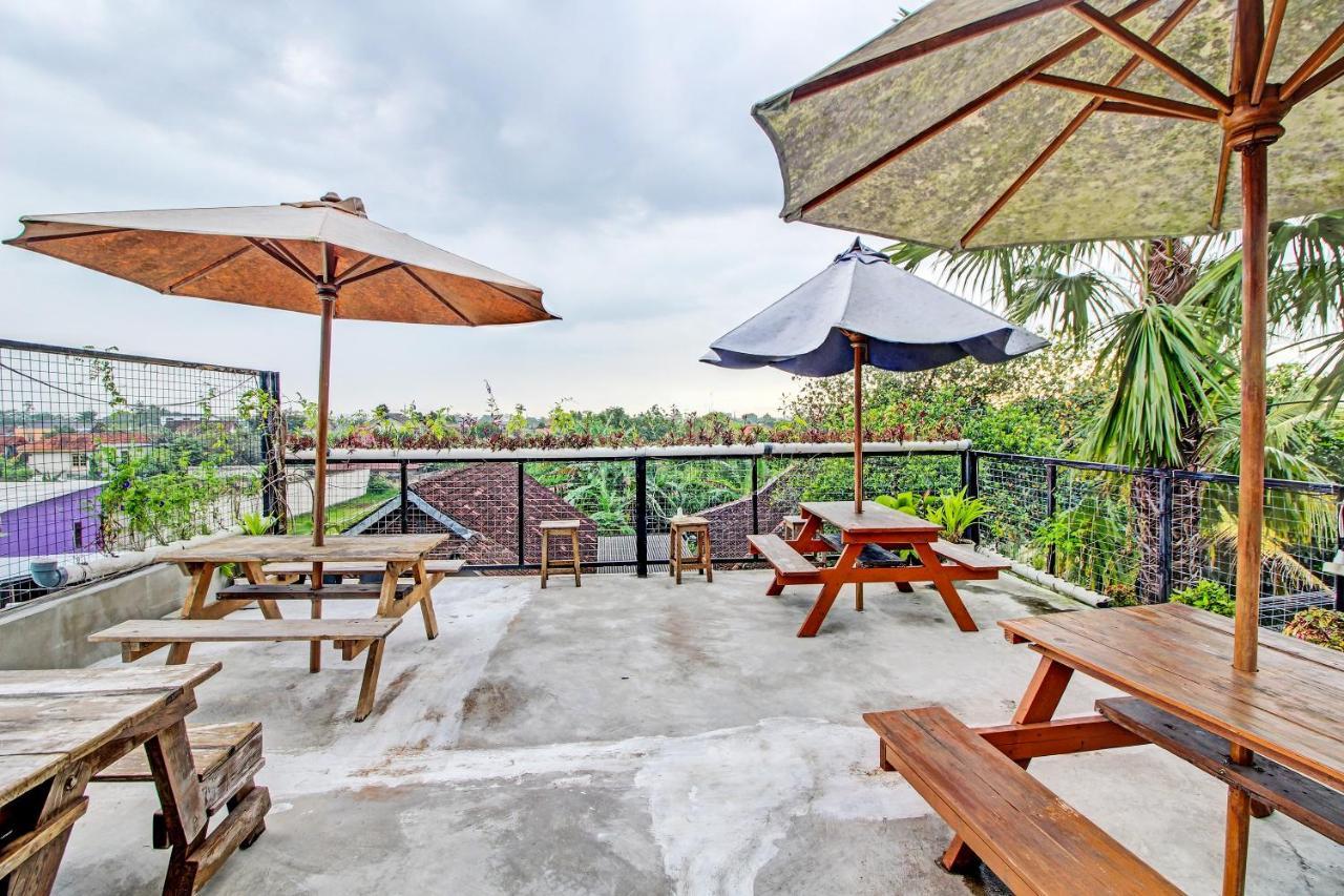 Oyo 92256 Sentosa Residence Джокьякарта Экстерьер фото