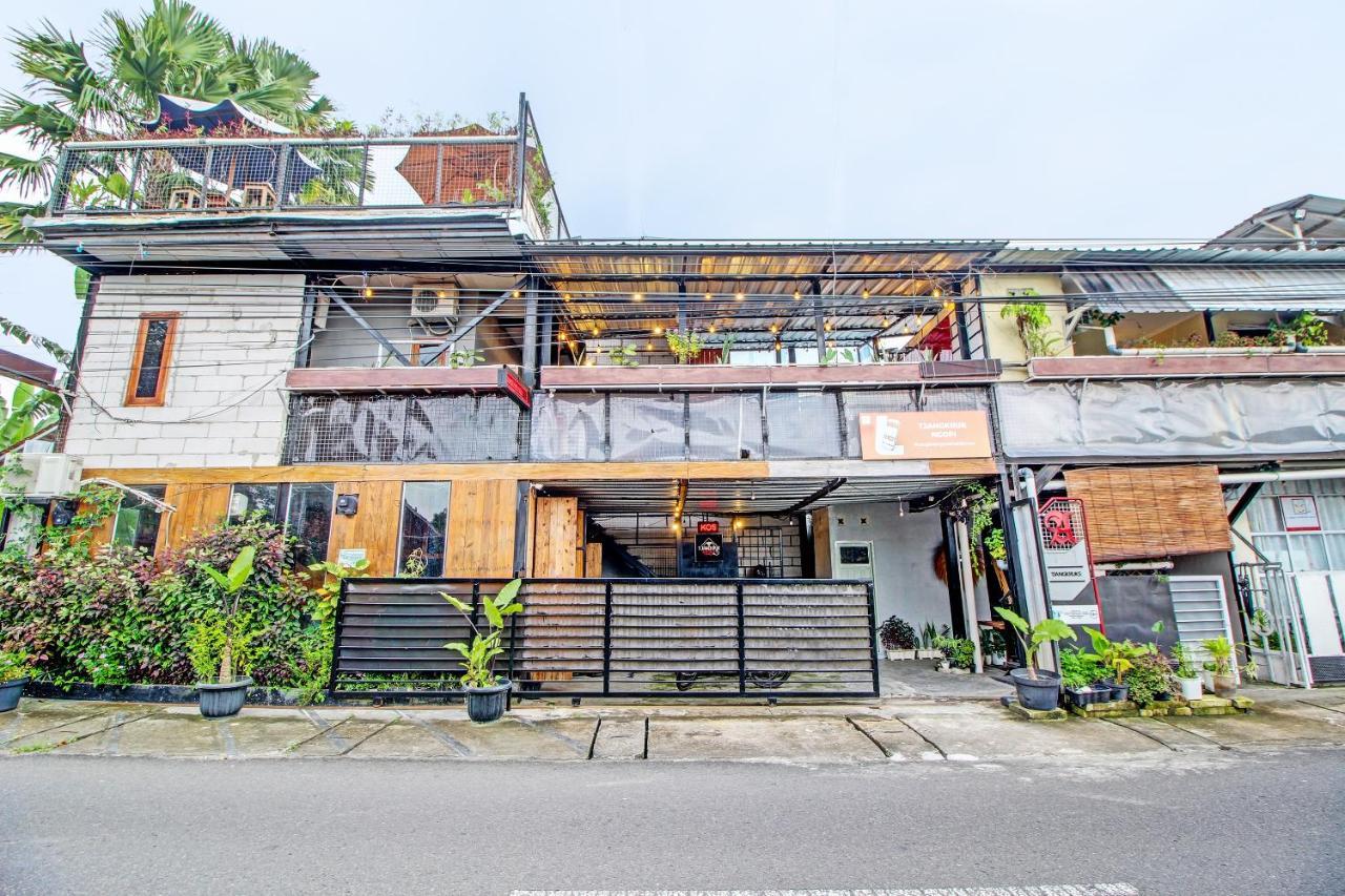 Oyo 92256 Sentosa Residence Джокьякарта Экстерьер фото