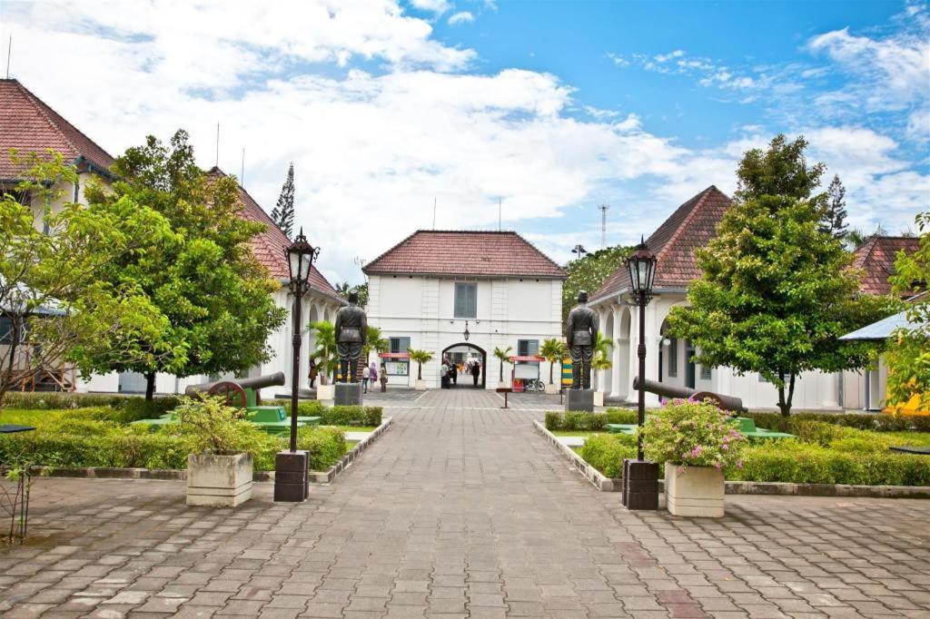 Oyo 92256 Sentosa Residence Джокьякарта Экстерьер фото