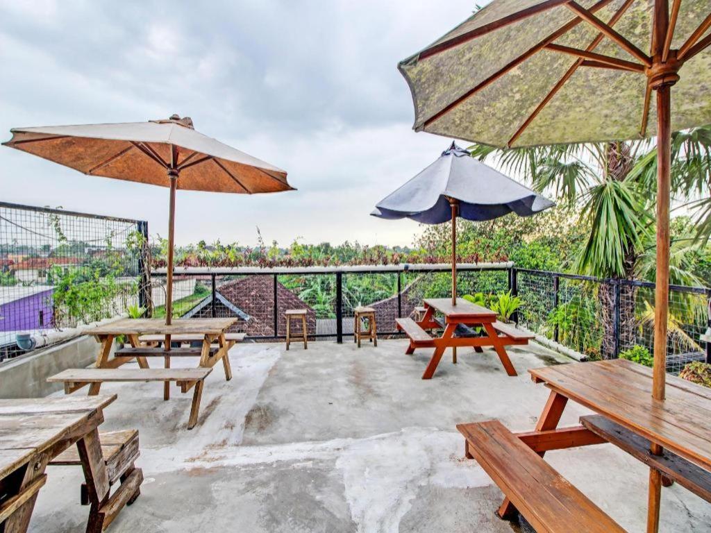 Oyo 92256 Sentosa Residence Джокьякарта Экстерьер фото