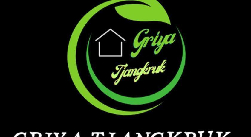 Oyo 92256 Sentosa Residence Джокьякарта Экстерьер фото