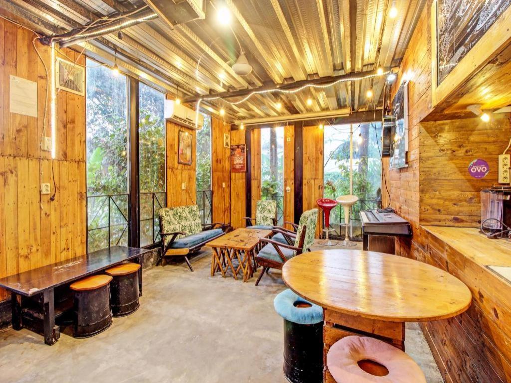 Oyo 92256 Sentosa Residence Джокьякарта Экстерьер фото